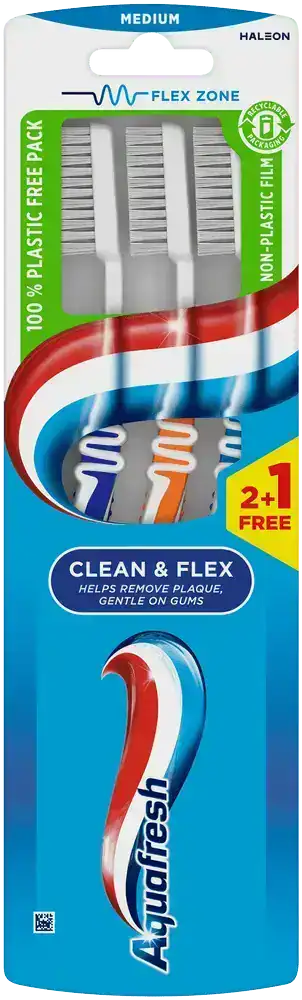 Aquafresh Clean & Flex Medium Toothbrush 3pk
